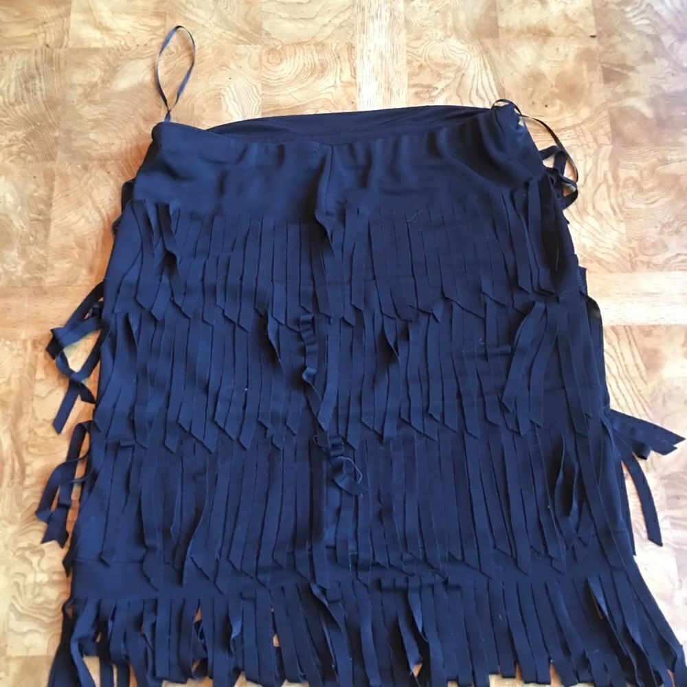 🎃- Cache Fringe Skirt - Picture 3 of 8